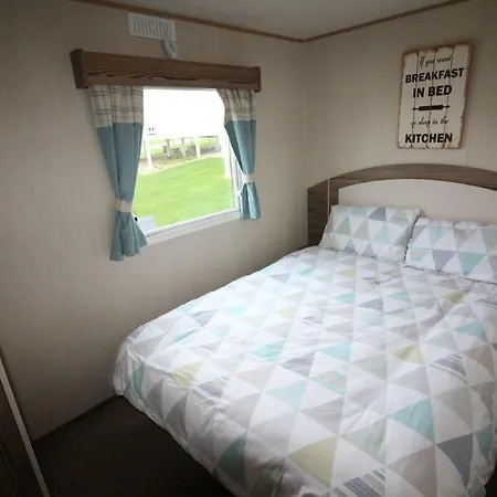 בית נופש Lovely 3 Bed Caravan, Filey